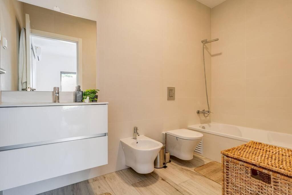 Happiness Apartment - 2Bedroom Apt In Алжезур Екстериор снимка