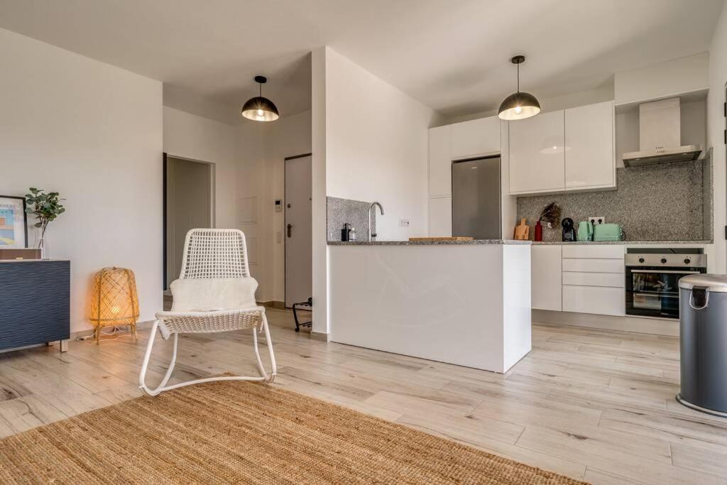 Happiness Apartment - 2Bedroom Apt In Алжезур Екстериор снимка