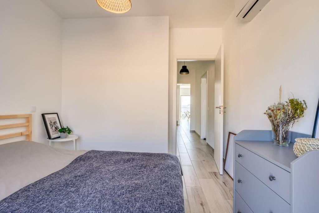 Happiness Apartment - 2Bedroom Apt In Алжезур Екстериор снимка